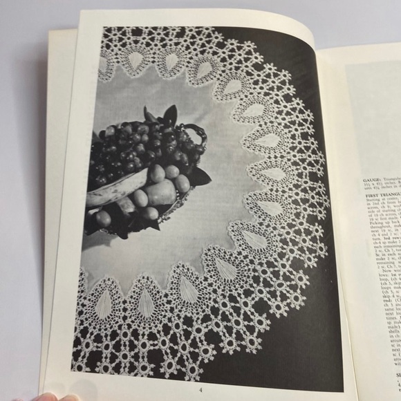 Irish Crochet Designs and Projects Book - Picture 4 of 13